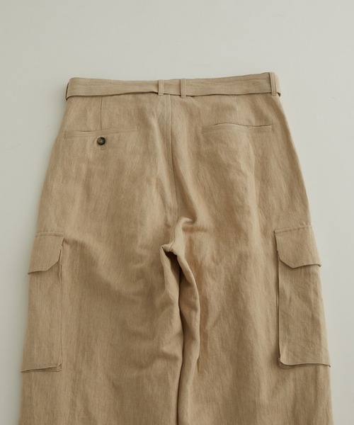 ADAM ET ROPE'（アダムエロペ）の「コットンリネン デニムベルテッド ワイドストレート カーゴパンツ（デニムパンツ・メンズ・ベージュ系その他/ネイビー・M/L）」の8枚目の写真