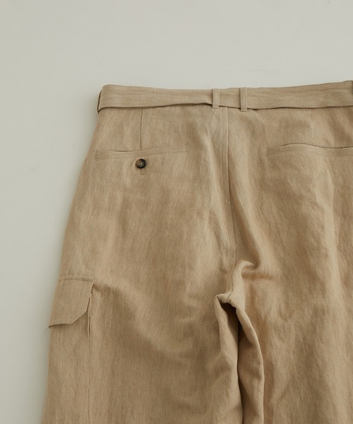 ADAM ET ROPE'（アダムエロペ）の「コットンリネン デニムベルテッド ワイドストレート カーゴパンツ（デニムパンツ・メンズ・ベージュ系その他/ネイビー・M/L）」の9枚目の写真