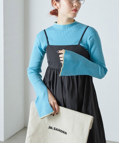 forksy.(フォルクシー)の「【forksy.】スリーブスリットライン配色ボトルネックリブニットプルオーバー(ニット/セーター・レディース・ブラック/ライトブルー/アイボリー/ライトグレー・FREE)」の4枚目の写真