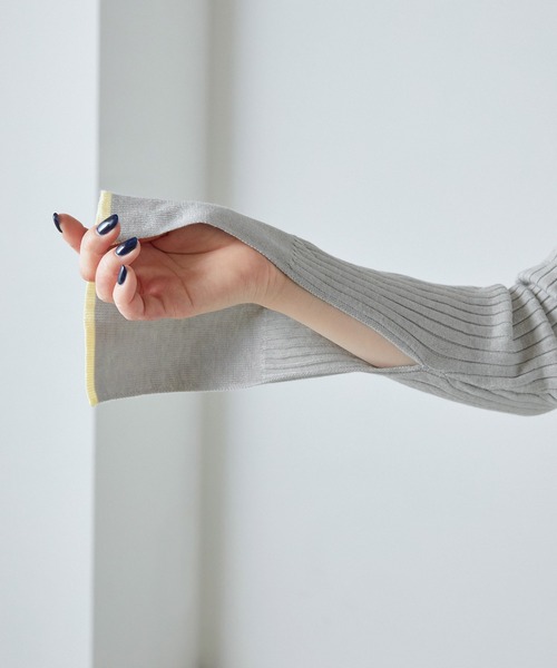 forksy.(フォルクシー)の「【forksy.】スリーブスリットライン配色ボトルネックリブニットプルオーバー(ニット/セーター・レディース・ブラック/ライトブルー/アイボリー/ライトグレー・FREE)」の8枚目の写真