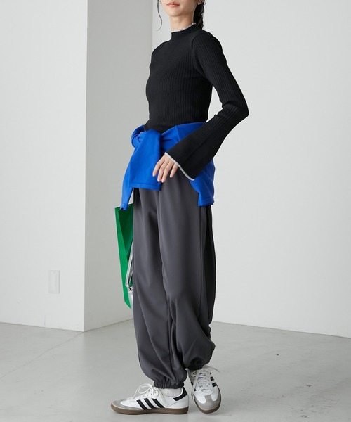 forksy.(フォルクシー)の「【forksy.】スリーブスリットライン配色ボトルネックリブニットプルオーバー(ニット/セーター・レディース・ブラック/ライトブルー/アイボリー/ライトグレー・FREE)」の22枚目の写真