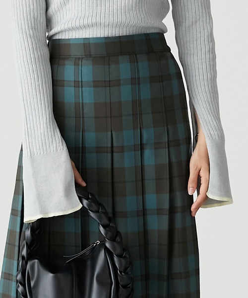 forksy.(フォルクシー)の「【forksy.】スリーブスリットライン配色ボトルネックリブニットプルオーバー(ニット/セーター・レディース・ブラック/ライトブルー/アイボリー/ライトグレー・FREE)」の12枚目の写真