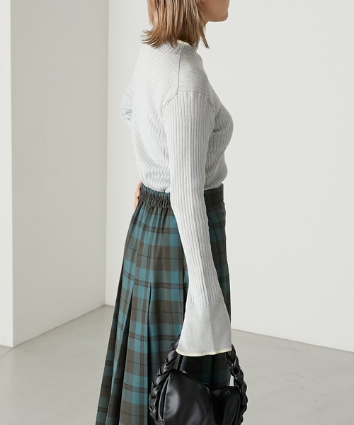 forksy.(フォルクシー)の「【forksy.】スリーブスリットライン配色ボトルネックリブニットプルオーバー(ニット/セーター・レディース・ブラック/ライトブルー/アイボリー/ライトグレー・FREE)」の13枚目の写真