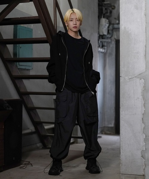 G.O.C(ジーオーシー)の「ビッグポケットバルーンワイドカーゴパンツ(カーゴパンツ・メンズ・ブラック/ホワイト系その他/ホワイト・MEDIUM/LARGE)」の4枚目の写真