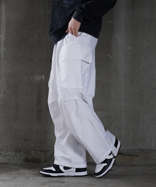 G.O.C(ジーオーシー)の「ビッグポケットバルーンワイドカーゴパンツ(カーゴパンツ・メンズ・ブラック/ホワイト系その他/ホワイト・MEDIUM/LARGE)」の16枚目の写真