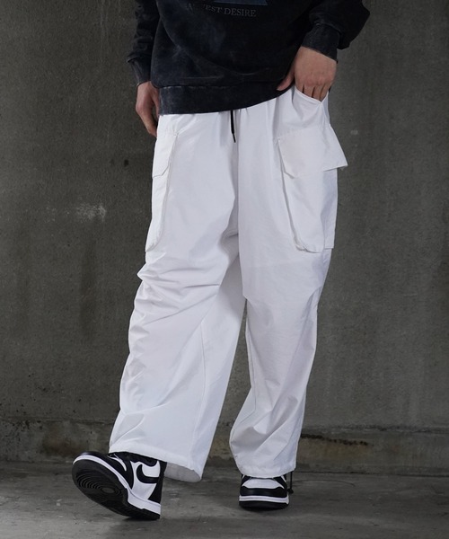 G.O.C(ジーオーシー)の「ビッグポケットバルーンワイドカーゴパンツ(カーゴパンツ・メンズ・ブラック/ホワイト系その他/ホワイト・MEDIUM/LARGE)」の17枚目の写真