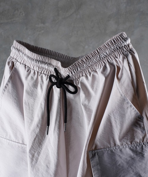 G.O.C(ジーオーシー)の「ビッグポケットバルーンワイドカーゴパンツ(カーゴパンツ・メンズ・ブラック/ホワイト系その他/ホワイト・MEDIUM/LARGE)」の8枚目の写真