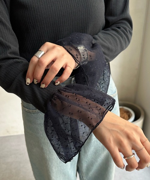 DouDou(ドゥドゥ)の「袖チュールフレアTEE(Tシャツ/カットソー・レディース・オフホワイト/ネイビー・FREE)」の13枚目の写真