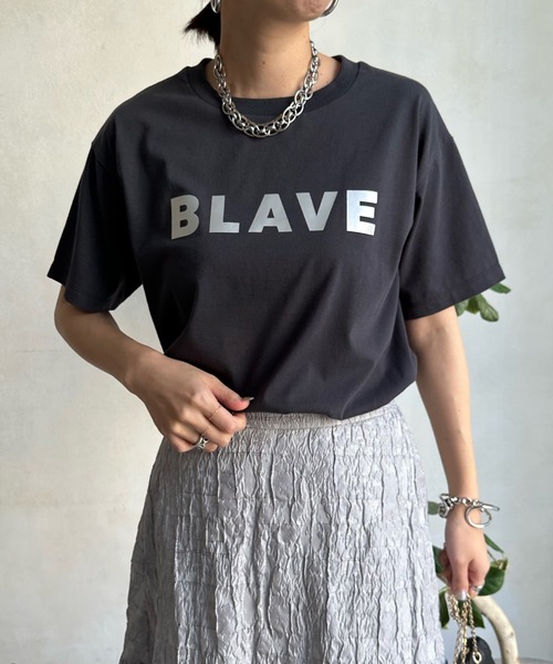 DouDou(ドゥドゥ)の「【WEB限定】BLAVE TEE(Tシャツ/カットソー・レディース・チャコールグレー/オフホワイト/キナリ/グレイッシュベージュ・FREE)」の11枚目の写真