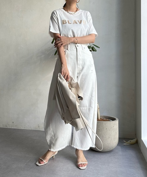 DouDou(ドゥドゥ)の「【WEB限定】BLAVE TEE(Tシャツ/カットソー・レディース・チャコールグレー/オフホワイト/キナリ/グレイッシュベージュ・FREE)」の18枚目の写真