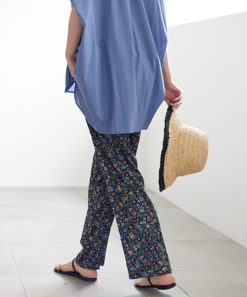 SLOBE IENA（スローブイエナ）の「TROUILLET Blue Flowerパンツ
