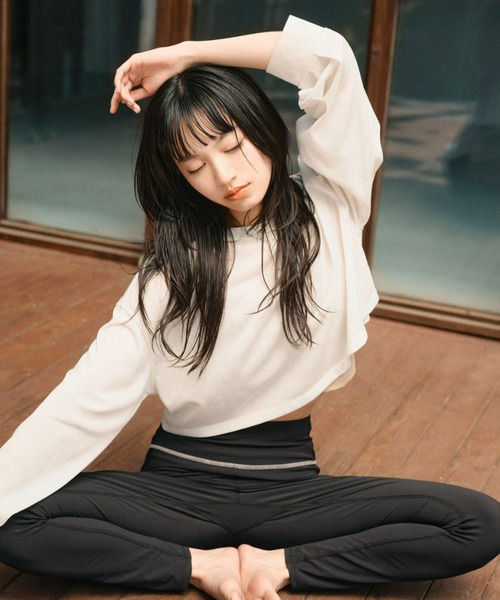 earthy（アーシー）の「シアークロップドロンT（Tシャツ/カットソー・レディース・ベージュ/オレンジ/オフホワイト/ブラック/キャメル/ミント/ライトグレー/ピンク・FREE）」の2枚目の写真