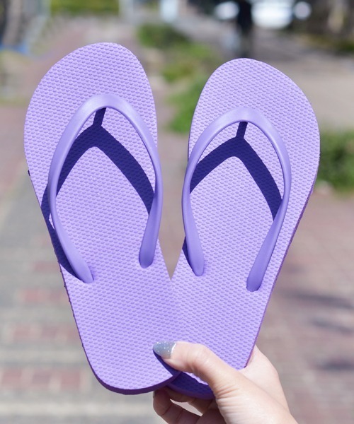 Fun & Daily（ファンアンドデイリー）の「コンフォートカラービーチサンダル（サンダル・レディース・ブルーグリーン/ブラック/レッド/パープル/オレンジ・SMALL/MEDIUM/LARGE）」の11枚目の写真