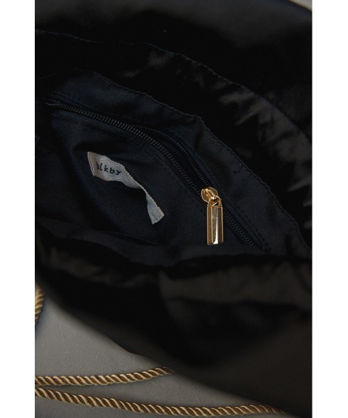 BLACK BY MOUSSY(ブラックバイマウジー)の「satin mini bag(サテンミニバック)(ショルダーバッグ・レディース・ブラック/イエロー/グリーン・FREE)」の17枚目の写真