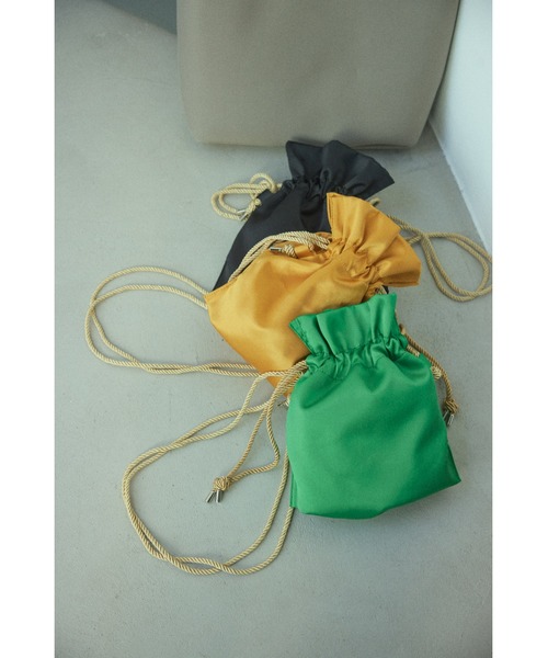 BLACK BY MOUSSY(ブラックバイマウジー)の「satin mini bag(サテンミニバック)(ショルダーバッグ・レディース・ブラック/イエロー/グリーン・FREE)」の6枚目の写真