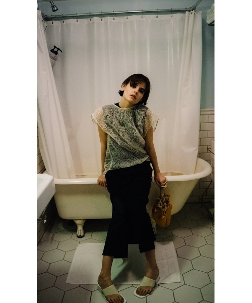 BLACK BY MOUSSY(ブラックバイマウジー)の「satin mini bag(サテンミニバック)(ショルダーバッグ・レディース・ブラック/イエロー/グリーン・FREE)」の7枚目の写真