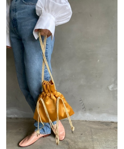 BLACK BY MOUSSY(ブラックバイマウジー)の「satin mini bag(サテンミニバック)(ショルダーバッグ・レディース・ブラック/イエロー/グリーン・FREE)」の11枚目の写真