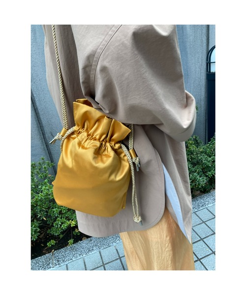 BLACK BY MOUSSY(ブラックバイマウジー)の「satin mini bag(サテンミニバック)(ショルダーバッグ・レディース・ブラック/イエロー/グリーン・FREE)」の13枚目の写真