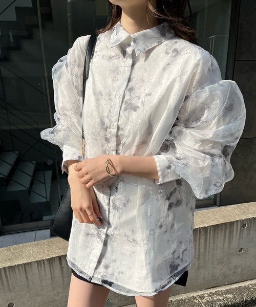 one after another NICE CLAUP(ワンアフターアナザーナイスクラップ)の「オーガンジーロングシャツ(シャツ/ブラウス・レディース・グレー系その他/オフホワイト/ストライプ・FREE)」の4枚目の写真