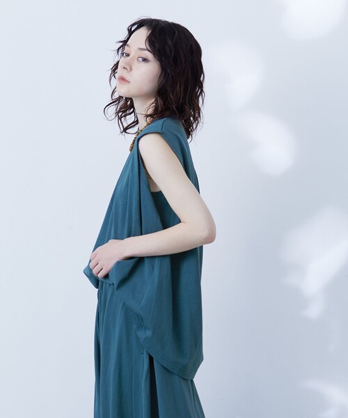 J.PRESS YORK STREET(ジェイプレスヨークストリート)の「【WOMEN】タックノースリーブ プルオーバー(Tシャツ/カットソー・レディース・ライトグレー系/ベージュ系/ダークグリーン系/ネイビー系・F)」の1枚目の写真
