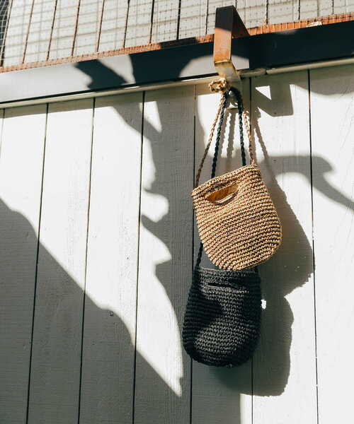 URBAN RESEARCH DOORS（アーバンリサーチドアーズ）の「ペーパーミニショルダーバッグ（ショルダーバッグ・レディース・ブラック/ベージュ・-）」の8枚目の写真