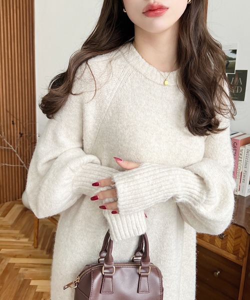 moment+（モーメントプラス）の「指ぬきボリュームスリーブミックスニットロングワンピース（ワンピース・レディース・モカ/グレイッシュベージュ/グレー/チャコールグレー/ナチュラル/ブラック・M/L）」の5枚目の写真