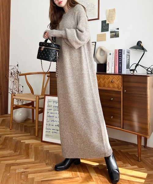 moment+（モーメントプラス）の「指ぬきボリュームスリーブミックスニットロングワンピース（ワンピース・レディース・モカ/グレイッシュベージュ/グレー/チャコールグレー/ナチュラル/ブラック・M/L）」の8枚目の写真