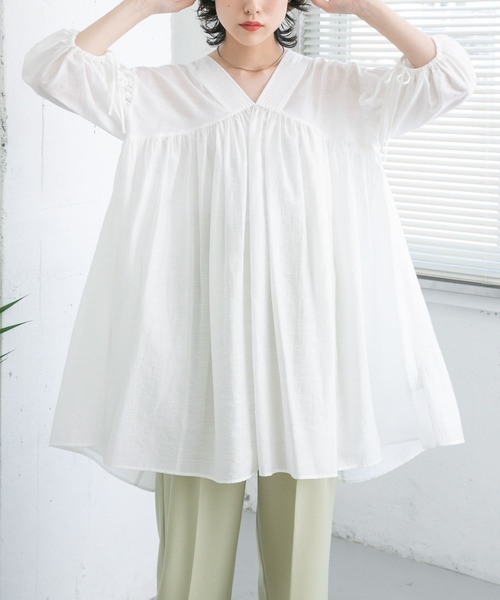 KBF（ケイビーエフ）の「ボリュームギャザーミニワンピース（ワンピース・レディース・ライトベージュ/ブラック/ホワイト・ONE）」の4枚目の写真