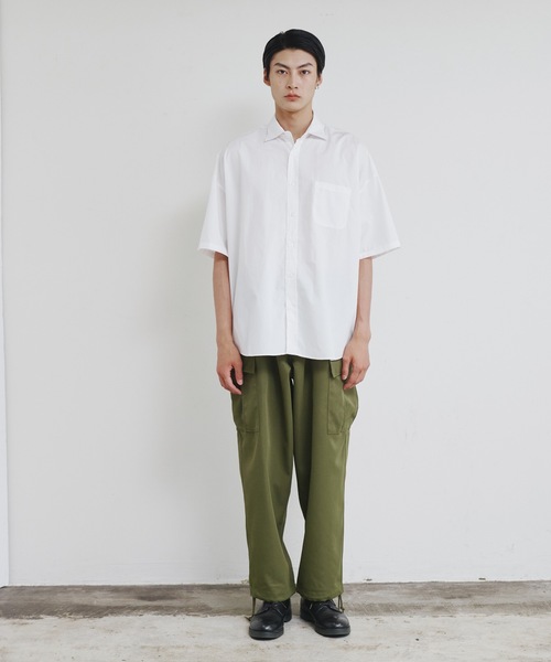 Magine(マージン)の「【SELECT】IR:コットン ブロード オーバー サイズレギュラーカラーシャツS/S(シャツ/ブラウス・メンズ・ブラック/サックスブルー/ホワイト×ブルー/グレイッシュベージュ/ホワイト/グリーン/グリーン系/イエロー/ラベンダー/サックスブルー系・M/L/XL)」の18枚目の写真