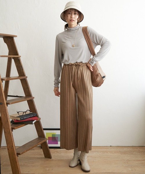 ikka(イッカ)の「ハイネックテレコ長袖Tシャツ(Tシャツ/カットソー・レディース・ブラック/グレー/オフホワイト/ブルー系その他・S/L/M)」の9枚目の写真