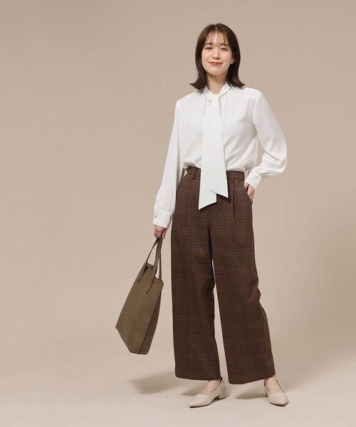 DRESKIP（ドレスキップ）の「◆【イージーケア/２WAY】ボウタイブラウス（シャツ/ブラウス・レディース・ブラック/ライトグレー/ベージュ系その他3/オフホワイト・02/04/03）」の7枚目の写真