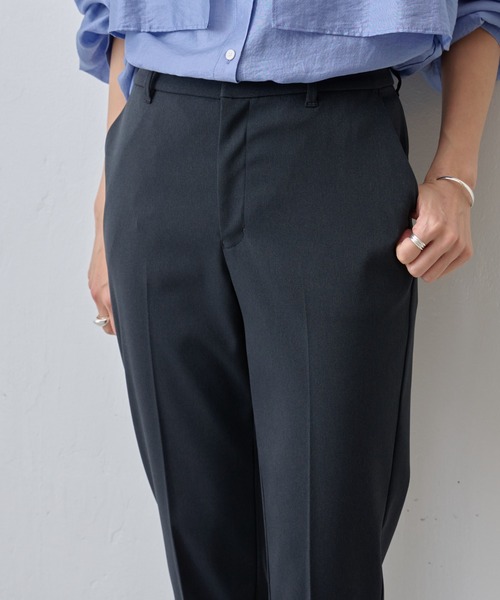 BEARDSLEY（ビアズリー）の「《LIVETART》 テーパードスリムパンツ（スラックス・レディース・ネイビー/ブラック・1/2）」の22枚目の写真