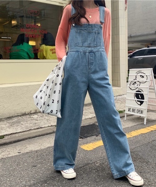 wears(ウェアーズ)の「ルーズシルエットデニムオーバーオール(サロペット/オーバーオール・レディース・ライトブルー/ブルー・FREE)」の1枚目の写真