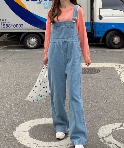 wears(ウェアーズ)の「ルーズシルエットデニムオーバーオール(サロペット/オーバーオール・レディース・ライトブルー/ブルー・FREE)」の3枚目の写真