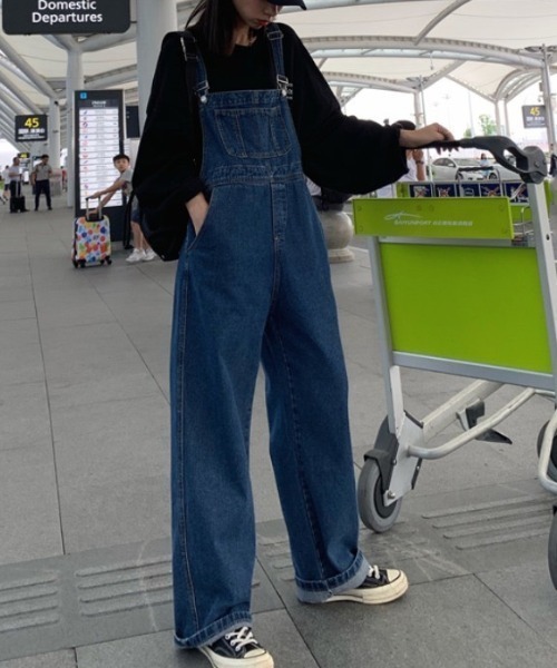 wears(ウェアーズ)の「ルーズシルエットデニムオーバーオール(サロペット/オーバーオール・レディース・ライトブルー/ブルー・FREE)」の13枚目の写真