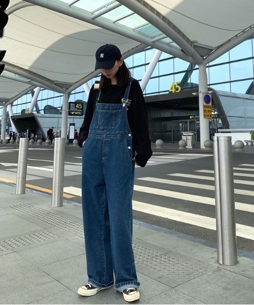 wears(ウェアーズ)の「ルーズシルエットデニムオーバーオール(サロペット/オーバーオール・レディース・ライトブルー/ブルー・FREE)」の12枚目の写真