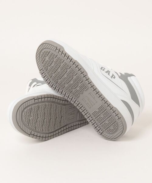 GAP（ギャップ）の「【GAP】ギャップ　防水コートタイプスニーカー　GPU22342（スニーカー・レディース・ホワイト×グリーン/ホワイト×グレー/ブラック/ブラック×ホワイト・24.0cm/23.0cm/25.0cm/27.0cm/28.0cm/26.0cm）」の6枚目の写真