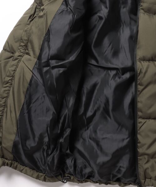 BAYBLO（ベイブロ）の「(YO)【ユニセックス】2WAY 中綿 パデット フード ジャケット（ダウンジャケット/コート・メンズ・ブラック/カーキ/ベージュ/ホワイト・MEDIUM/LARGE/X-LARGE）」の6枚目の写真