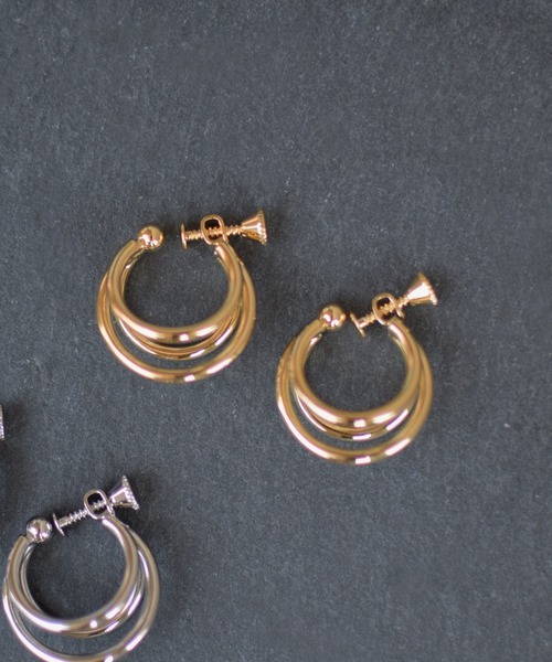 Marient（マリエント）の「Triple Hoop Earrings／イヤリング（イヤリング・レディース・ゴールド/シルバー・FREE）」の3枚目の写真