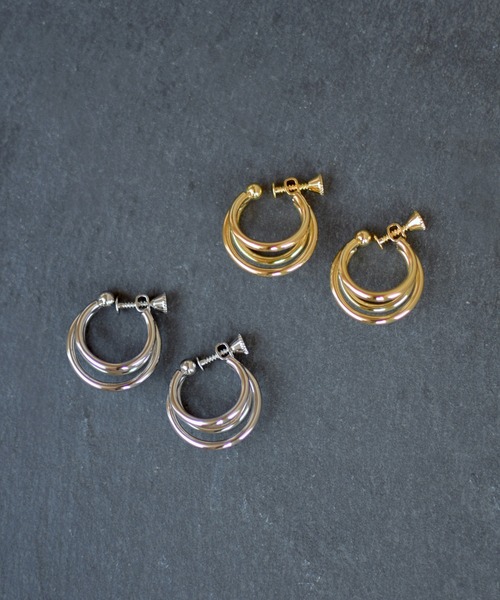 Marient（マリエント）の「Triple Hoop Earrings／イヤリング（イヤリング・レディース・ゴールド/シルバー・FREE）」の4枚目の写真