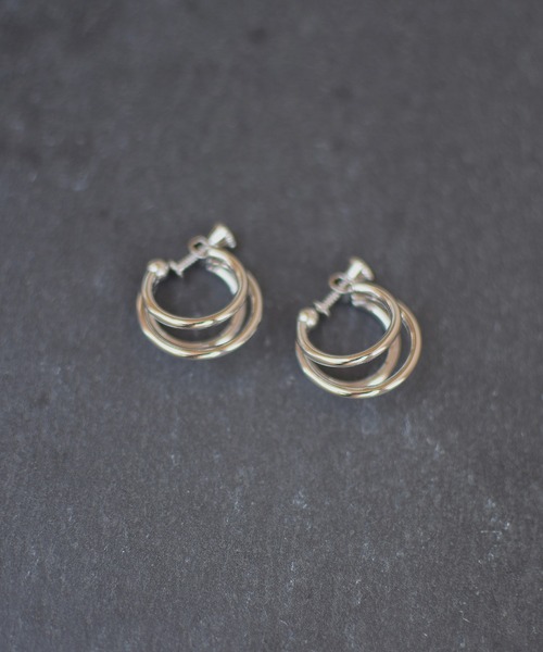 Marient（マリエント）の「Triple Hoop Earrings／イヤリング（イヤリング・レディース・ゴールド/シルバー・FREE）」の5枚目の写真