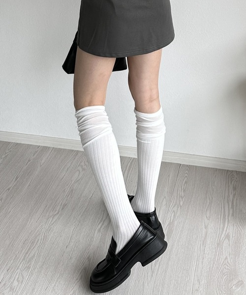 Silly(シリー)の「【足長見えのシルエット!】ボリュームソールローファー(ローファー・レディース・ブラック/ブラウン・LARGE/MEDIUM/SMALL)」の5枚目の写真