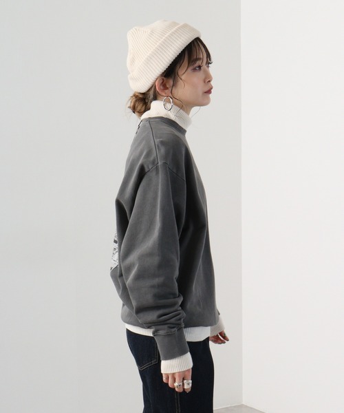 RE730(アールイーセブンサーティー)の「Vintage-like rose print loose sweat / ヴィンテージライク ローズプリント ルーズスウェット unisex(スウェット・メンズ・グレー系その他/グレー/グレー系その他2・M/L)」の5枚目の写真