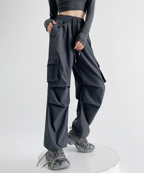 ROOPTOKYO(ループトウキョウ)の「▲Wide Cargo Pants / ワイドカーゴパンツ(カーゴパンツ・レディース・チャコール/カーキ/ブラック/ホワイト・FREE)」の1枚目の写真