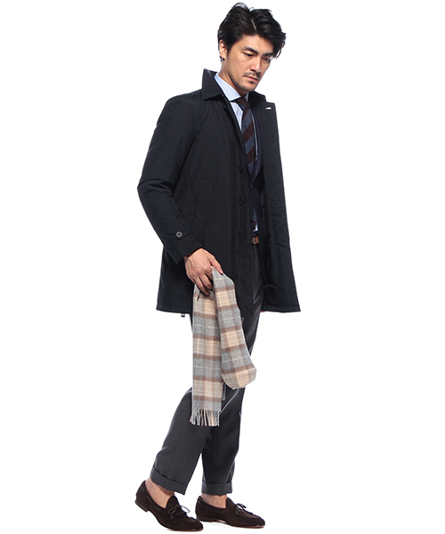 Johnstons of Elgin（ジョンストンズオブエルガン）の「Johnstons / カシミヤ ビッグチェック（マフラー・メンズ・ベージュ系その他/ネイビー/オレンジ系その他・ONE SIZE）」の9枚目の写真