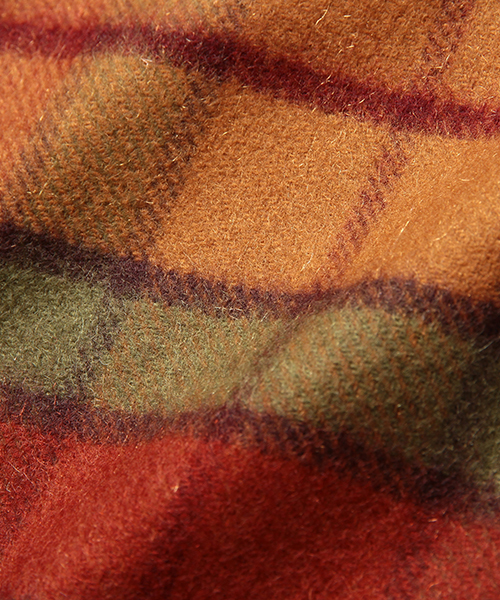 Johnstons of Elgin（ジョンストンズオブエルガン）の「Johnstons / カシミヤ ビッグチェック（マフラー・メンズ・ベージュ系その他/ネイビー/オレンジ系その他・ONE SIZE）」の8枚目の写真