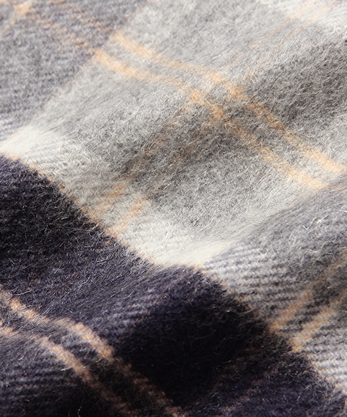 Johnstons of Elgin（ジョンストンズオブエルガン）の「Johnstons / カシミヤ ビッグチェック（マフラー・メンズ・ベージュ系その他/ネイビー/オレンジ系その他・ONE SIZE）」の7枚目の写真