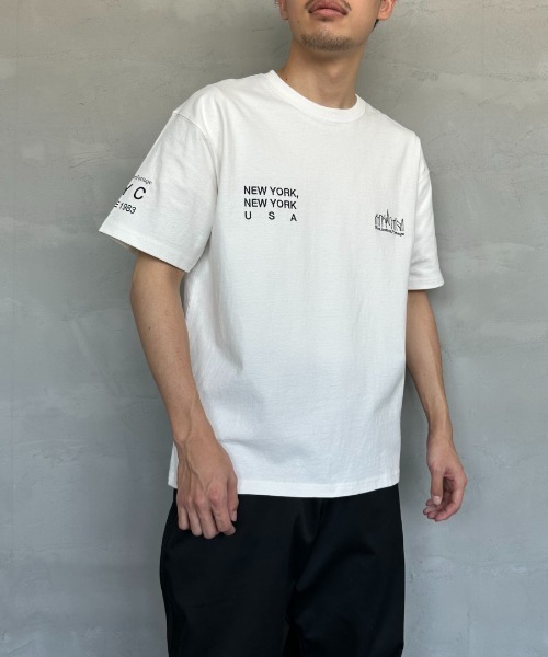 Manhattan Portage（マンハッタンポーテージ）の「[MANHATTAN PORTAGE/マンハッタンポーテージ] 別注 ロゴ刺繍ショートスリーブTシャツ（Tシャツ/カットソー・レディース・ホワイト/ネイビー/サックスブルー・S/M/L/XL）」の6枚目の写真