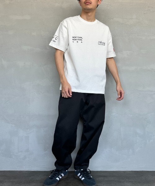 Manhattan Portage（マンハッタンポーテージ）の「[MANHATTAN PORTAGE/マンハッタンポーテージ] 別注 ロゴ刺繍ショートスリーブTシャツ（Tシャツ/カットソー・レディース・ホワイト/ネイビー/サックスブルー・S/M/L/XL）」の9枚目の写真