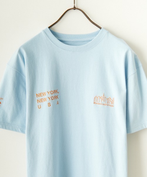 Manhattan Portage（マンハッタンポーテージ）の「[MANHATTAN PORTAGE/マンハッタンポーテージ] 別注 ロゴ刺繍ショートスリーブTシャツ（Tシャツ/カットソー・レディース・ホワイト/ネイビー/サックスブルー・S/M/L/XL）」の21枚目の写真
